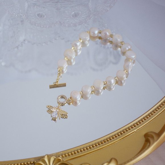 NEW 14K Gold Plated Bee Pearl Toggle Bracelet - Picture 12 of 14